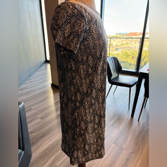 Black & white easy patterned dress in UPF 50 fabric! - Picture 7 of 7